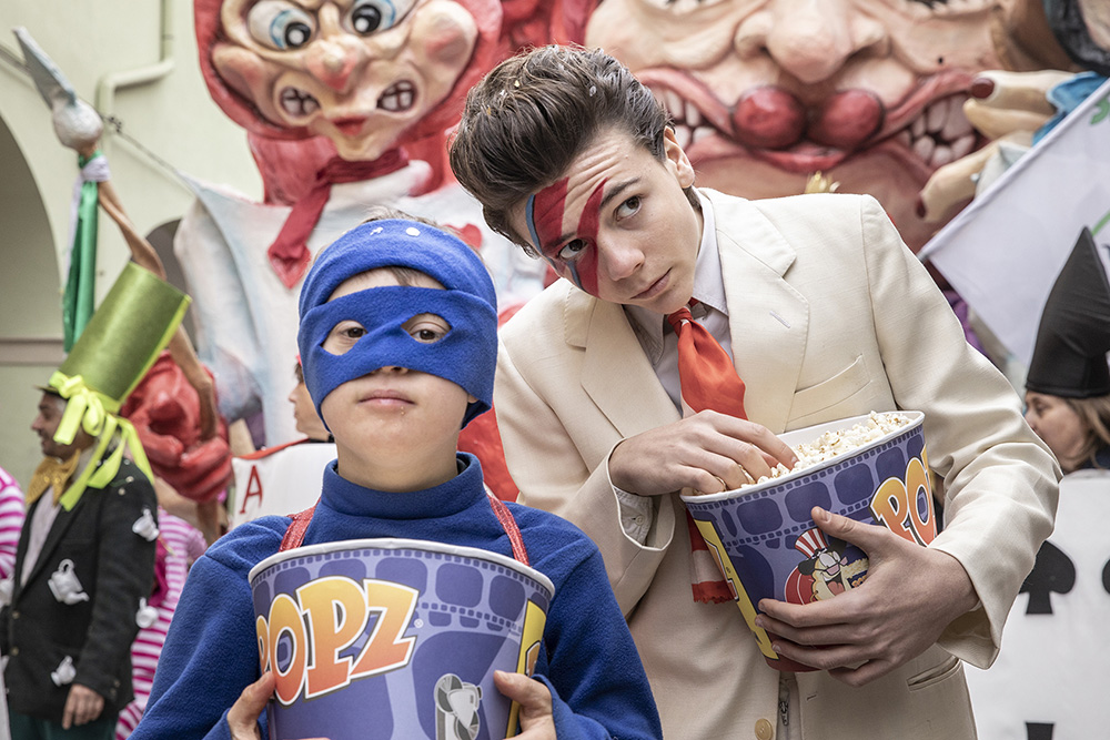 Moj brat lovi dinosaure